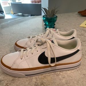 Women’s Nike Court Legacy Tennis Shoes size 9